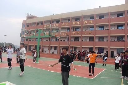 第一届校运会跳绳比赛